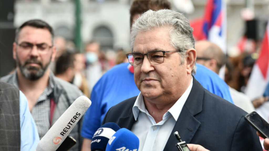 Επικοινωνία Κουτσούμπα με Μητσοτάκη-Κικίλια για τις φωτιές: «Να γίνει ό,τι είναι απαραίτητο»