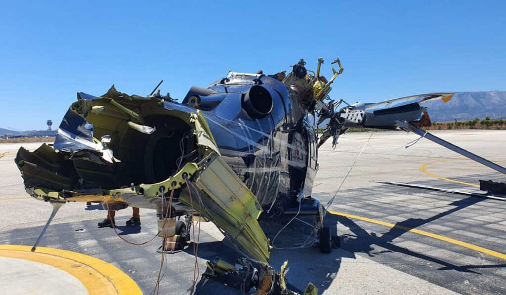 Πήρε φωτιά ελικόπτερο στο «Ελευθέριος Βενιζέλος» (Φωτογραφίες)