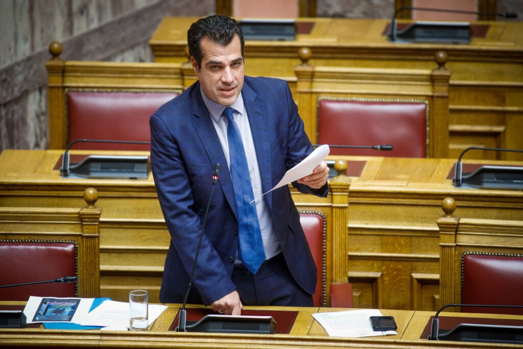 «Φρένο» Πλεύρη σε ΣτΕ και ανεμβολίαστους υγειονομικούς: Περιμένω την απόφαση