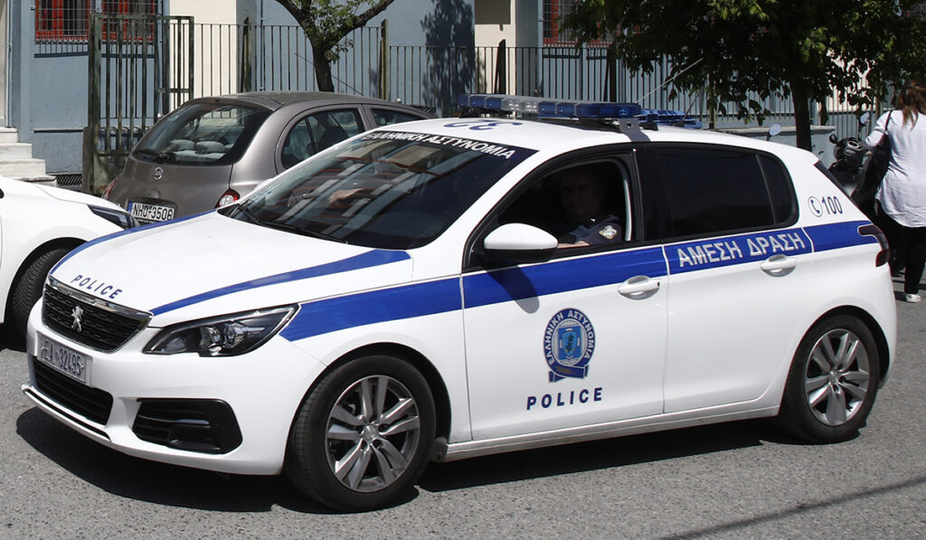 Γλυφάδα: Ανήλικοι ξυλοκόπησαν και λήστεψαν με την απειλή μαχαιριού 15χρονο