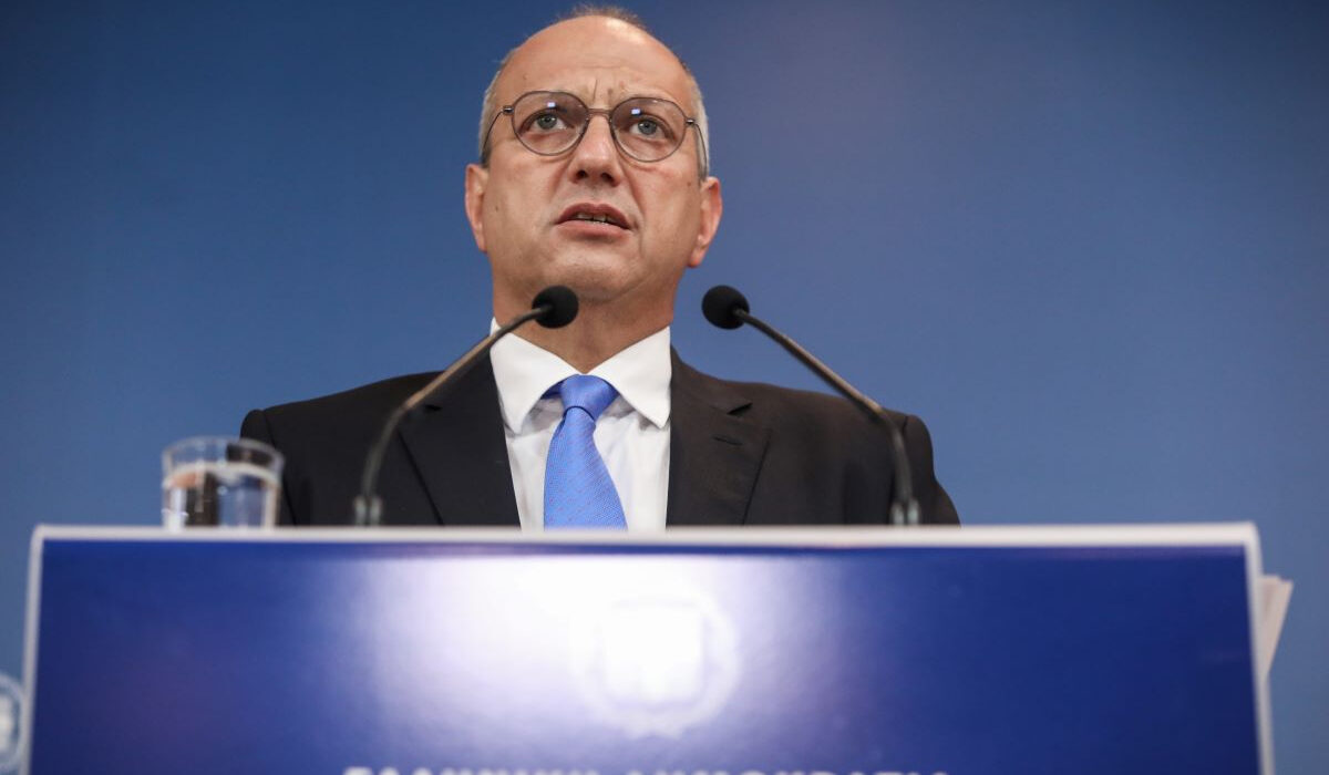Ηχηρή απάντηση Ανταποκριτών Ξένου Τύπου σε Οικονόμου: Ατόπημα η στοχοποίηση δημοσιογράφου – Να ανακαλέσει