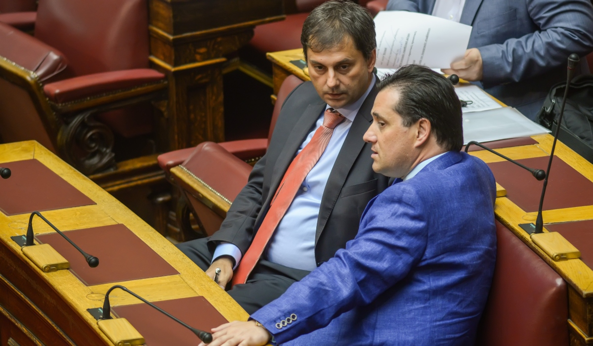 Τα «φάλτσα» συνεχίζονται: Μετά τον Θεοχάρη και ο Άδωνις για τις ασφαλιστικές εισφορές