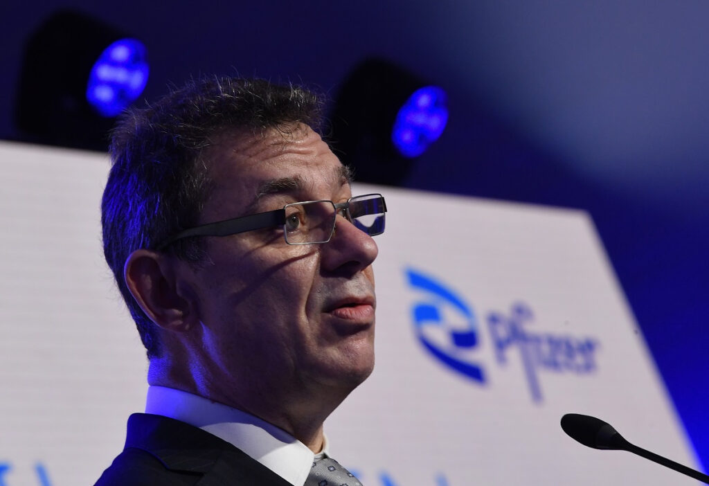 Μπουρλά – Pfizer: Στη 2η φάση των δοκιμών φάρμακο κατά του κορονοϊού 
