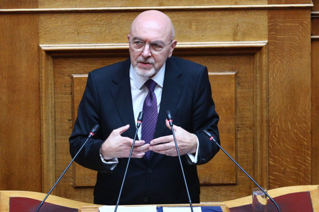 Ο Φραγκογιάννης φεύγει, ο Χατζηβασιλείου έρχεται