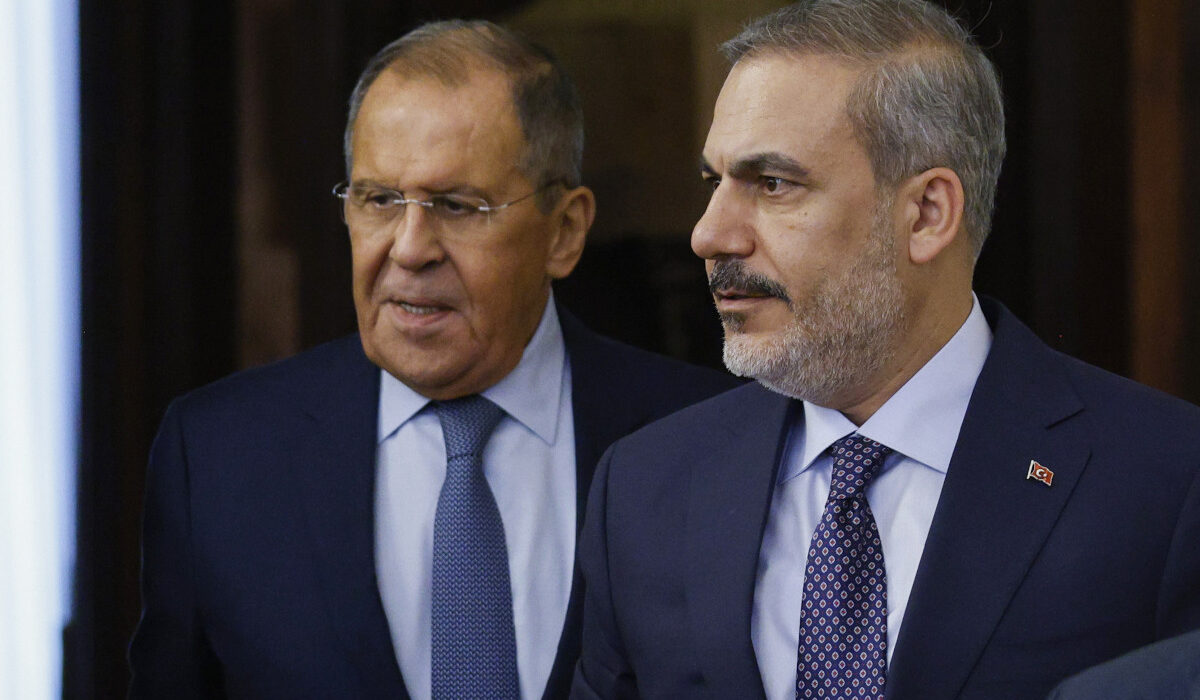 Τουρκία: Διπλωματικός «πυρετός» για Φιντάν – Συναντήσεις με τον Ρώσο και τον Κινέζο ομόλογό του