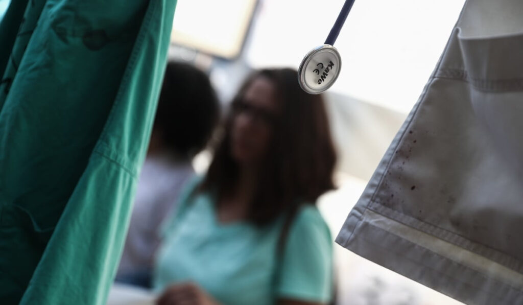 Προσωπικός γιατρός: Θέσπιση οικονομικού κινήτρου εφάπαξ 40.000 ευρώ για πρώτη φορά σε νέους γιατρούς