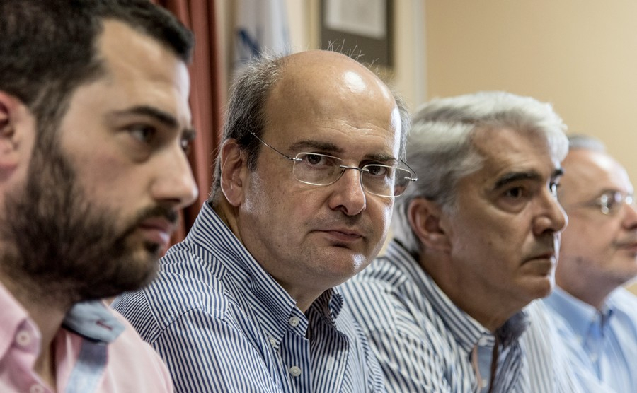 Χατζηδάκης: «ΔΕΗ με προοπτική και με επενδυτές»