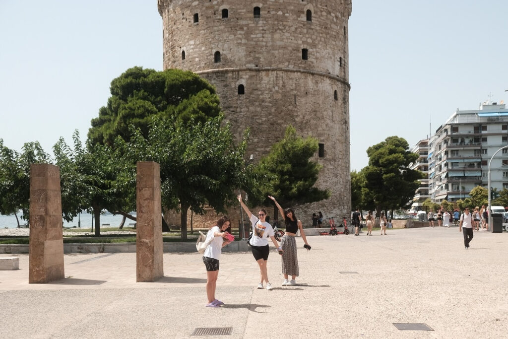 Σάκης Αρναούτογλου: Καύσωνας με 44άρια – Ο καιρός μέχρι 26/7