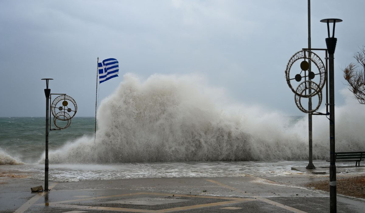 Έρχεται τριήμερη κακοκαιρία με καταιγίδες και χιόνια – Οι περιοχές