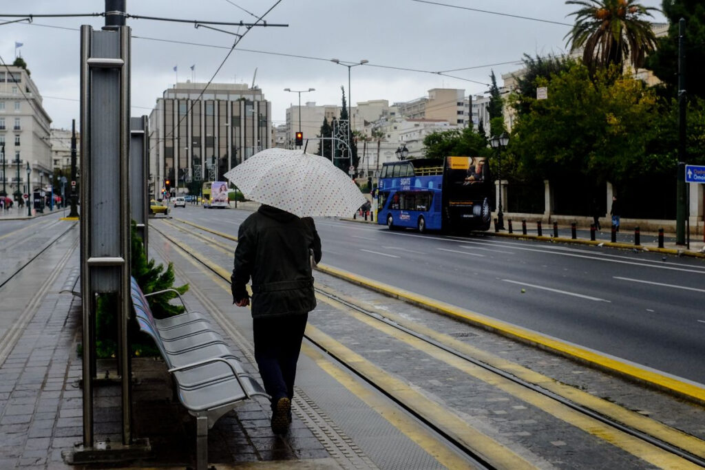 Κακοκαιρία σε όλη τη χώρα: Πότε θα έχει καταιγίδες στην Αθήνα – Τι λένε οι μετεωρολόγοι