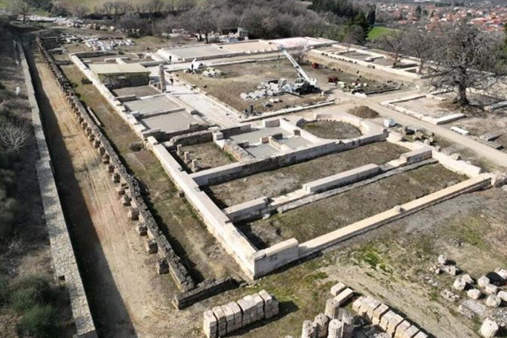 Τι είναι το Ανάκτορο του Φιλίππου – Συγκλονιστικές εικόνες από τον «Παρθενώνα της Μακεδονίας»