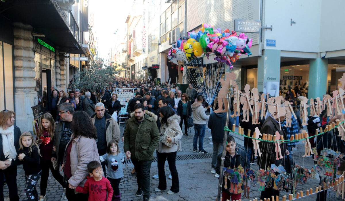 Ανοιχτά τα καταστήματα την Κυριακή – Το πασχαλινό ωράριο
