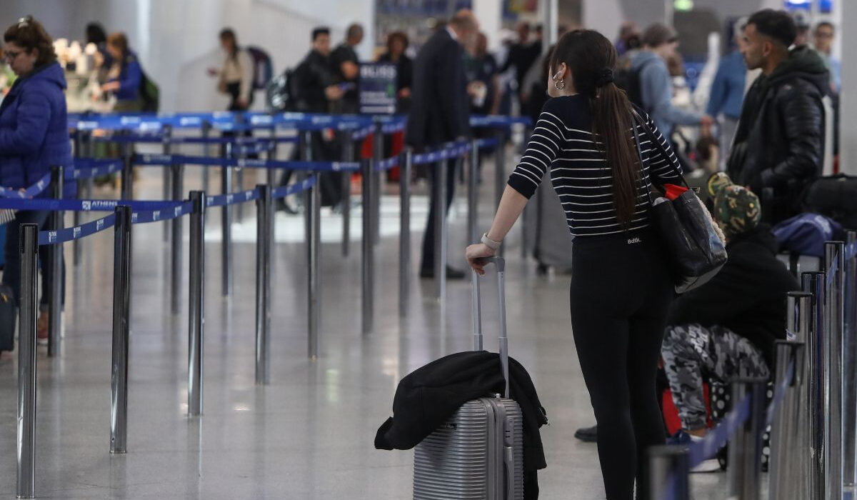 «Έμφραγμα» στο Ελ. Βενιζέλος και σε περιφερειακά αεροδρόμια – «Λευκή απεργία» των ελεγκτών εναέριας κυκλοφορίας