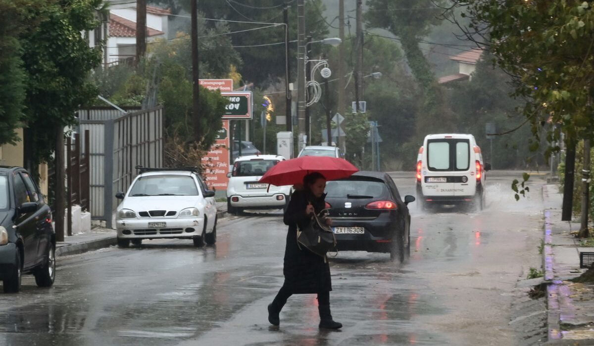 Χαλάει ο καιρός: Νέο κύμα καταιγίδων – Η πρόγνωση για Αθήνα