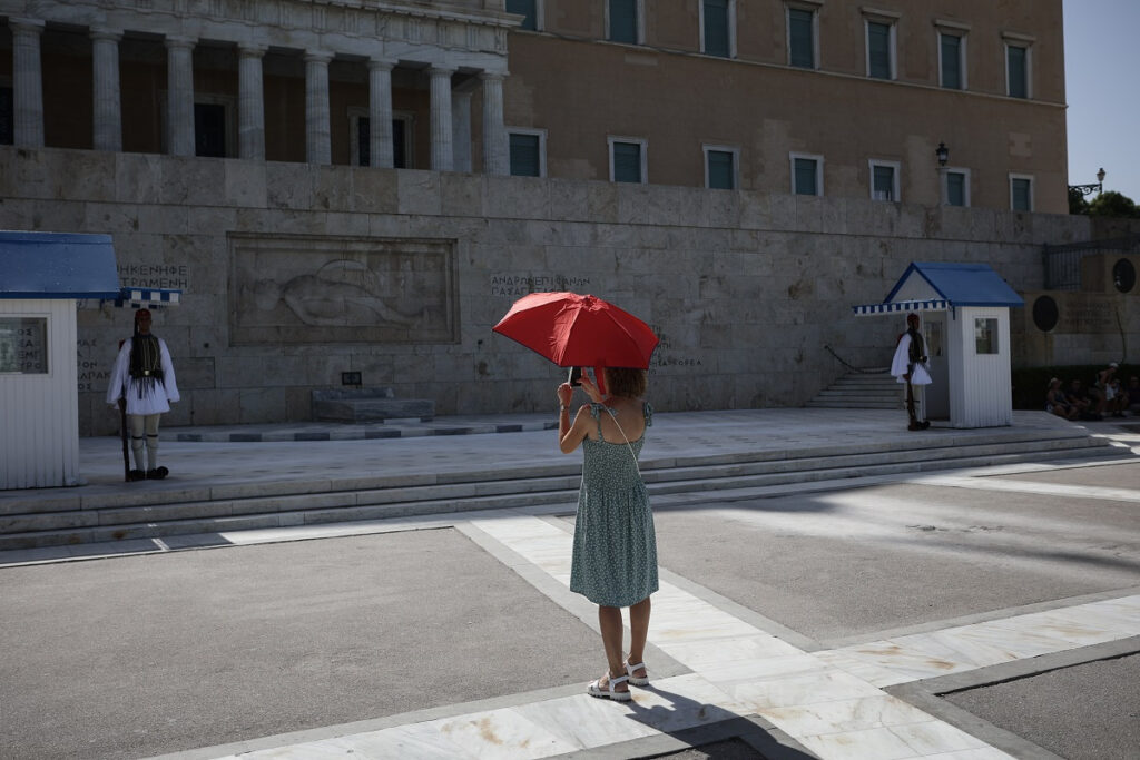 Καύσωνας: Νέες αλλαγές στο ωράριο του δημοσίου 25 και 26/7 – Τα μέτρα προστασίας