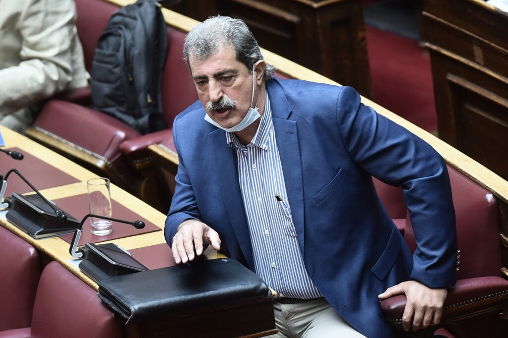 Βαρεθήκαμε και τον Πολάκη και τους «αγανακτισμένους» με τον Πολάκη