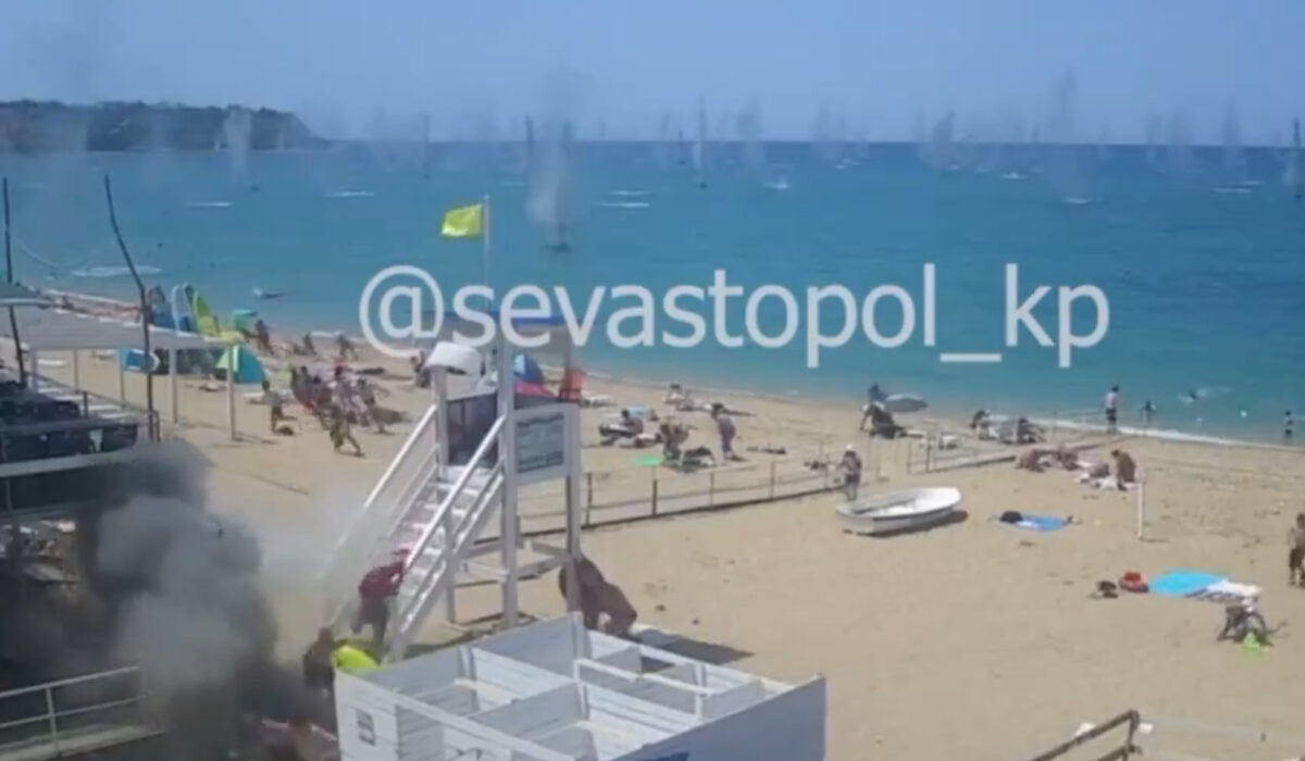 Βίντεο: Χτύπημα σε παραλία της Σεβαστούπολης με 4 νεκρούς – Λουόμενοι τρέχουν να σωθούν