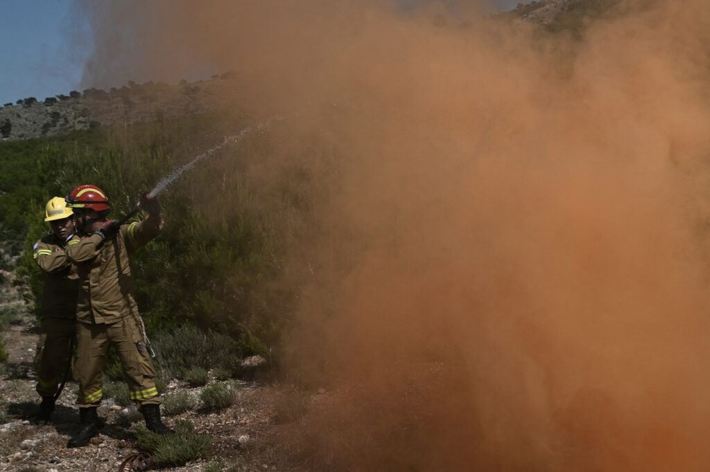 Φωτιά τώρα στον Ασπρόπυργο