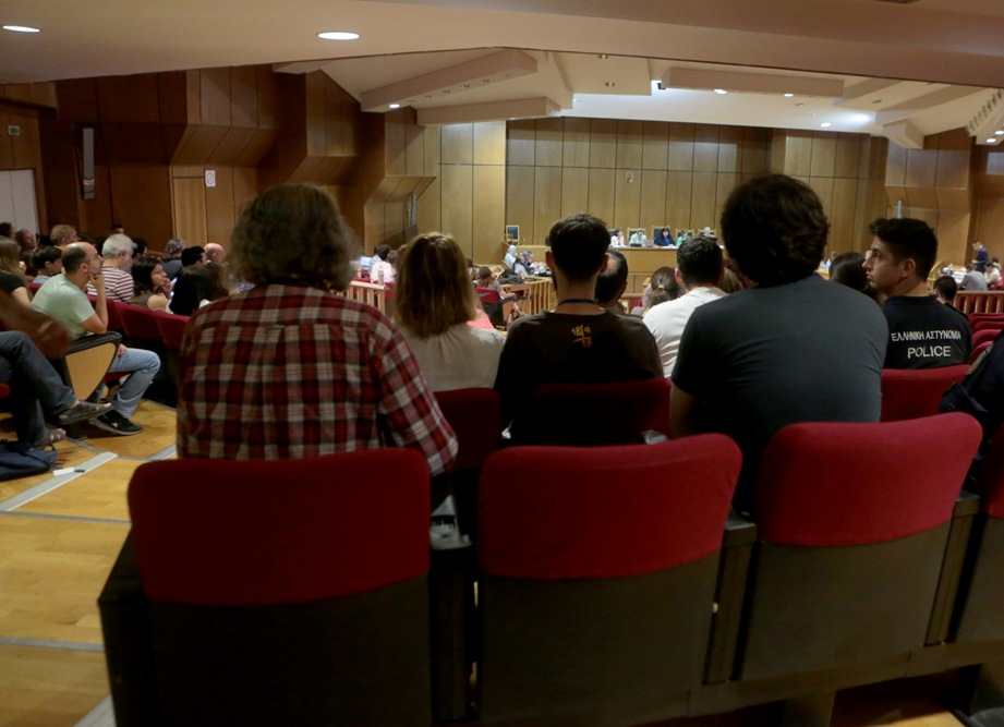 Δίκη Χρυσής Αυγής: «Με απείλησαν ότι θα με σκοτώσουν αν μιλήσω»