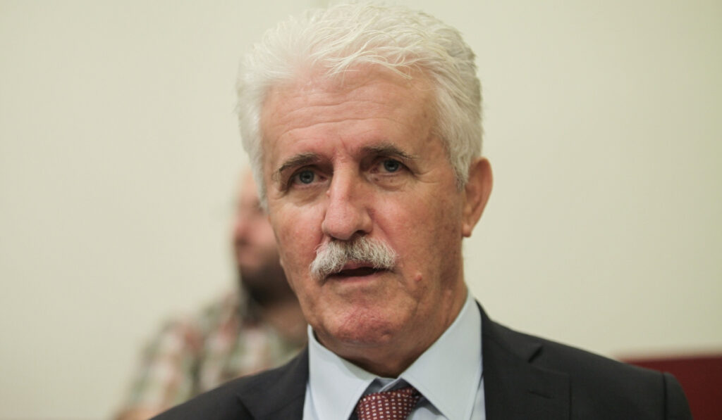 Αθανάσιος Κουτρουμάνος: Αυτογελοιοποίηση
