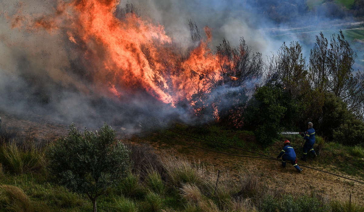 Φωτιά τώρα στον Ασπρόπυργο – Κοντά στην Αττική Οδό