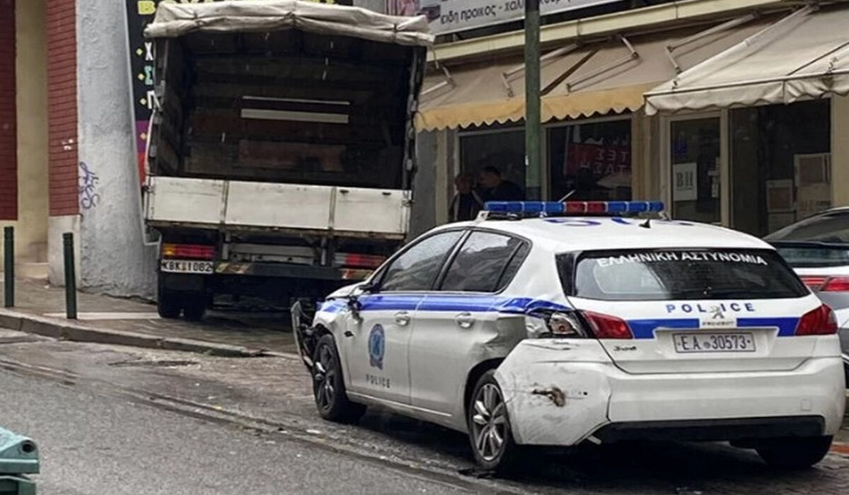 Καβάλα: Ανεξέλεγκτο φορτηγό έπεσε πάνω σε περιπολικό