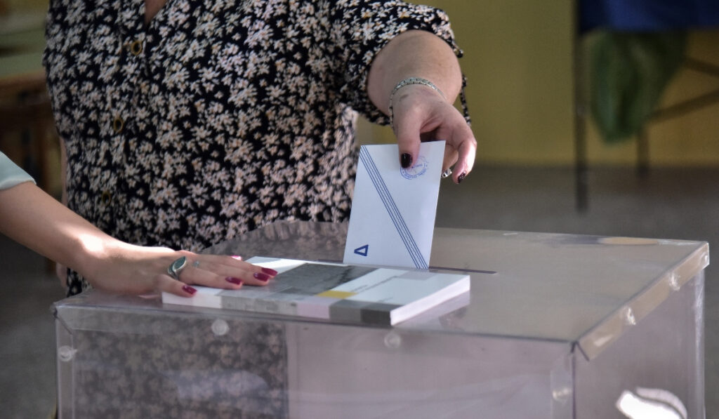 Χάνει τις 5 από τις 6 περιφέρειες η Νέα Δημοκρατία – «Μάχη» στην Πελοπόννησο