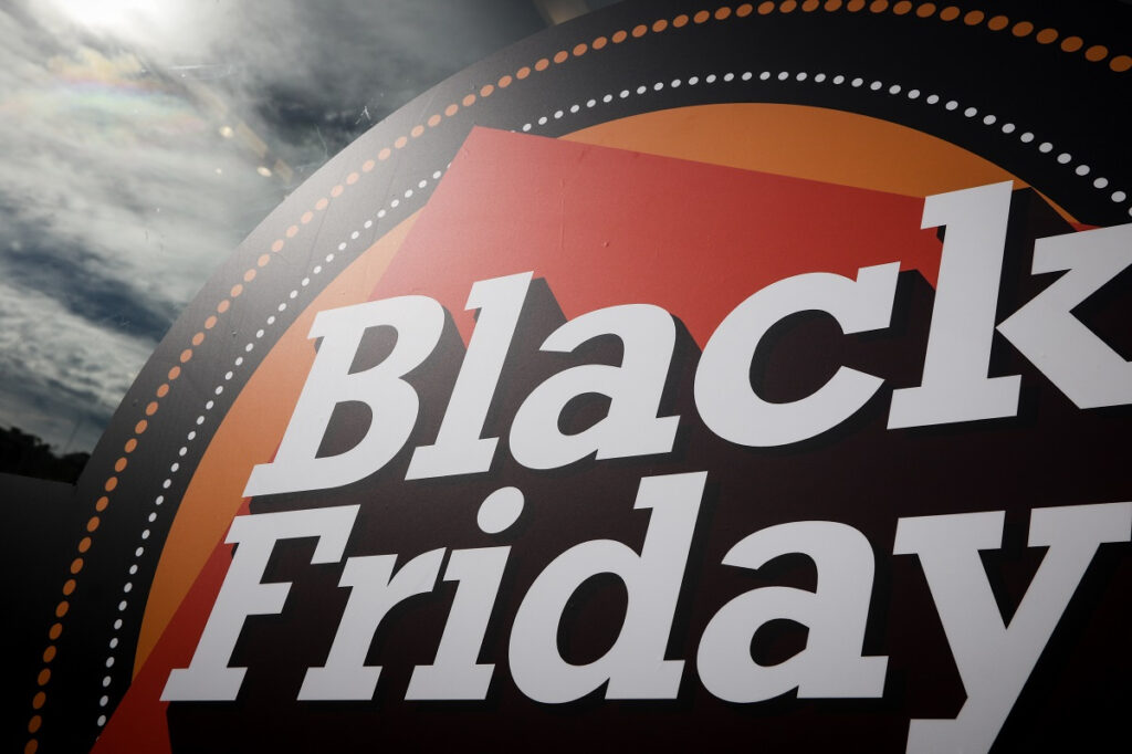 Ξαφνική Black Friday 2023 σε Public και Πλαίσιο από 10/11 – Δείτε τις προσφορές