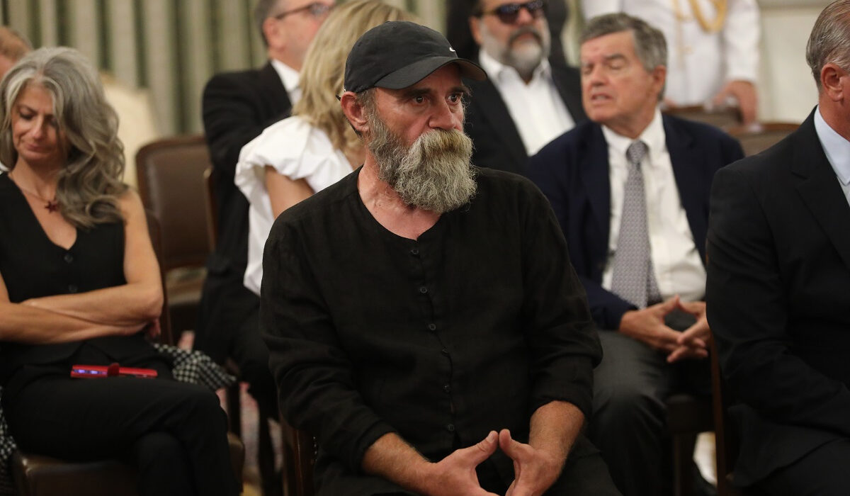 Ο Άλλος Άνθρωπος απαντά: «Είμαι καθαρός και θα το αποδείξω, δεν έπαιξα τα λεφτά του κόσμου σε φρουτάκια»