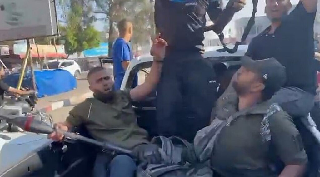 Σάνι Λουκ: Νεκρός ο τρομοκράτης της Χαμάς που περιέφερε στη Γάζα το άψυχο σώμα της