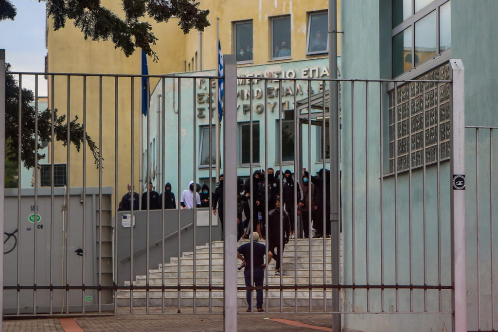 ΕΠΑΛ Ευόσμου: Άγρια ρατσιστική επίθεση σε προσφυγόπουλο