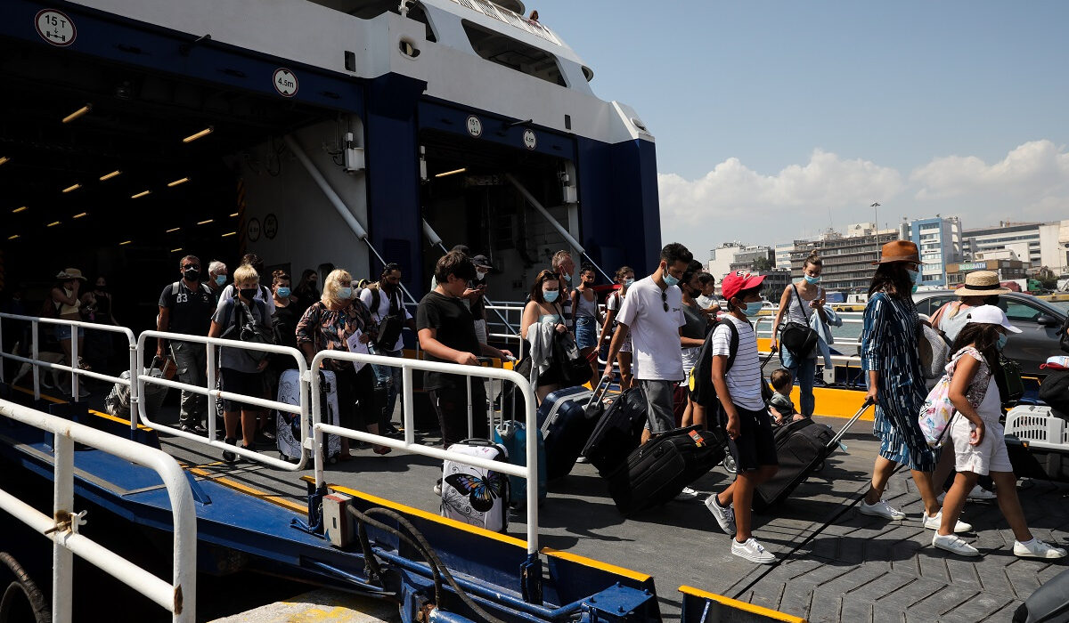 Κρούσματα σήμερα 29/8: Ποιοι δικαιούνται δύο δωρεάν τεστ – Η επιστροφή και η ανησυχία