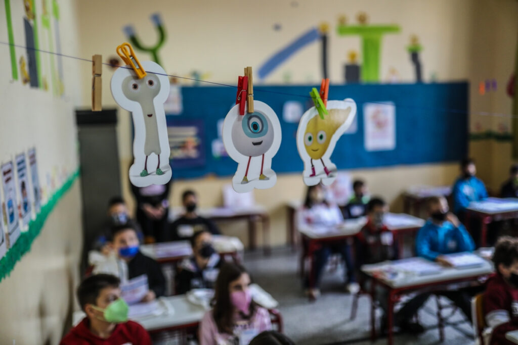 Δεν κλείνουν νωρίτερα τα σχολεία: Νέα δήλωση Κεραμέως