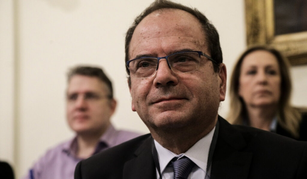 Πανικός στο Μαξίμου για τις αποκαλύψεις – Η κυβέρνηση κάνει «μπούλινγκ» στον Πρόεδρο της ΑΔΑΕ