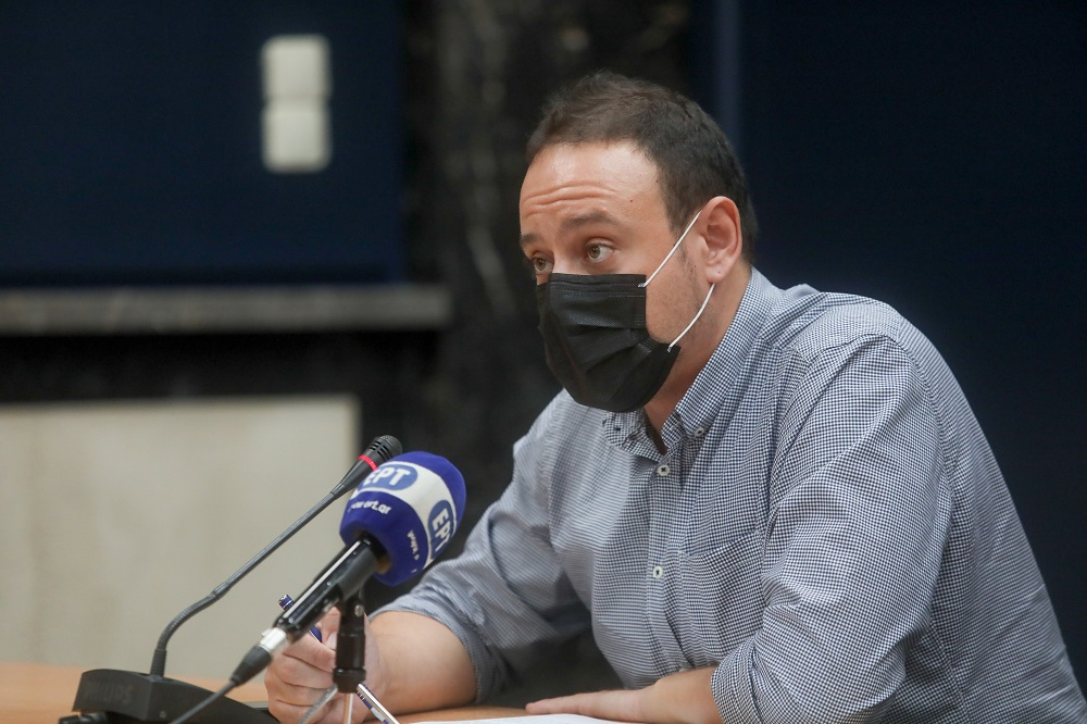 Κρούσματα: «Χτυπά» τους νέους ο κορονοϊός – Οι ηλικίες που σαρώνει