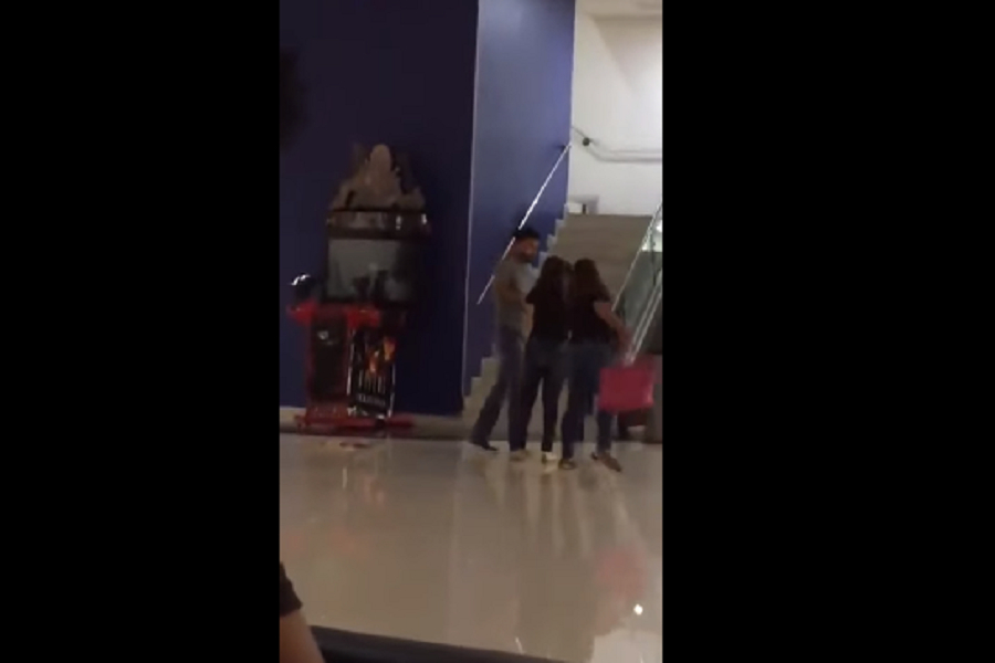 Απατημένη σύζυγος χαστούκισε τον άντρα της και ξεμάλλιασε την ερωμένη του