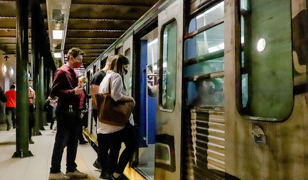 Τι είναι οι «μυστικοί επιβάτες» σε ρόλο… πράκτορα που μπαίνουν στα μέσα μεταφοράς