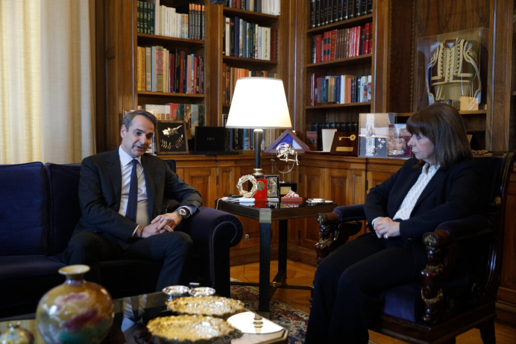 Στις 11:00 το πρωί του Σαββάτου η συνάντηση Μητσοτάκη – Σακελλαροπούλου