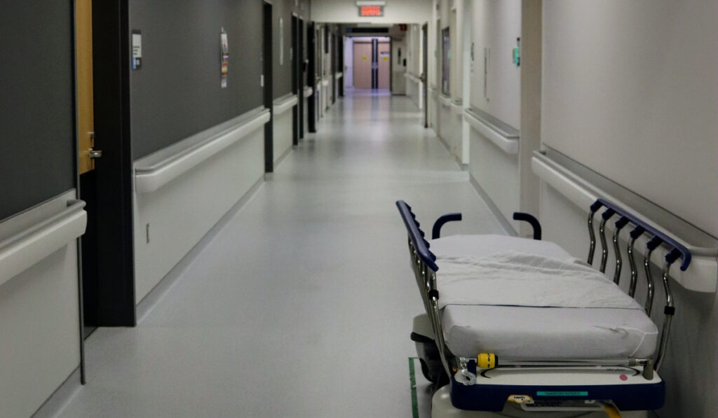 Κρήτη: Χτύπησαν γιατρό γιατί νόμιζαν ότι έκανε «κρυφά» εμβόλιο κορονοϊού σε ασθενή