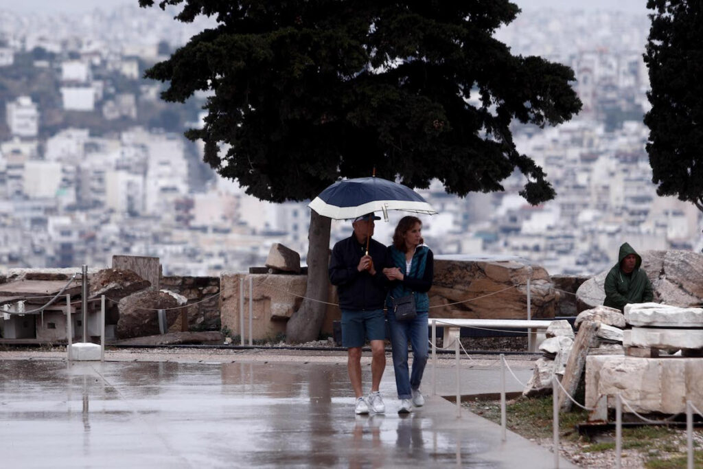 Νέα πρόγνωση της ΕΜΥ: Πού θα «χτυπήσει» η κακοκαιρία τις επόμενες ώρες – Πότε χρειάζεται προσοχή στην Αττική