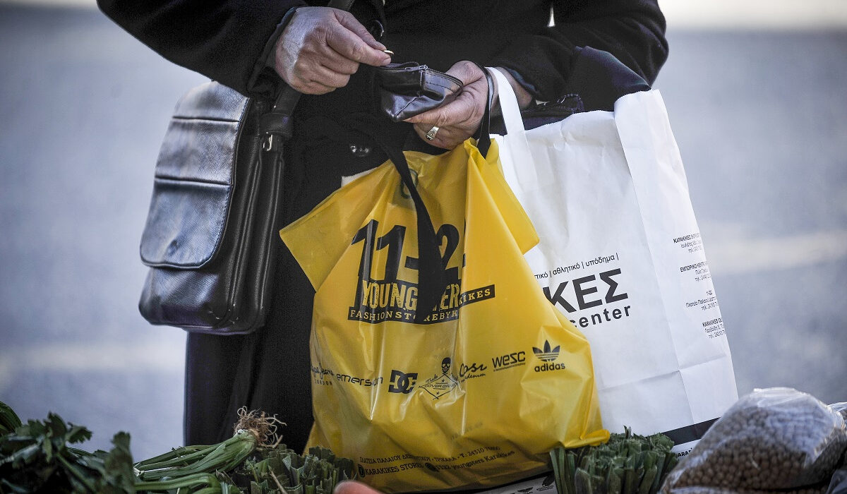 Πλαστικές σακούλες: Ανατροπή με επιβολή νέας χρέωσης σε όλους