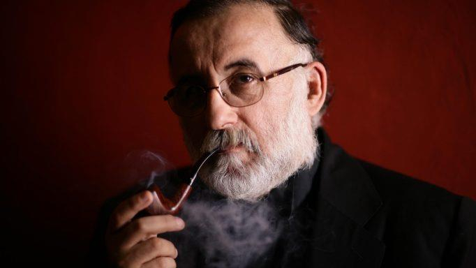 Πέθανε ο Θάνος Μικρούτσικος