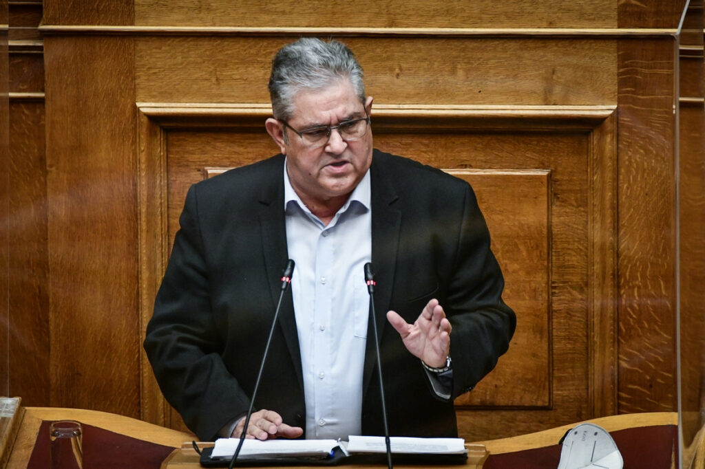 Ο «Παπαρατσέκνο» του Κουτσούμπα έστησε πάρτι στο Twitter – Δείτε το βίντεο