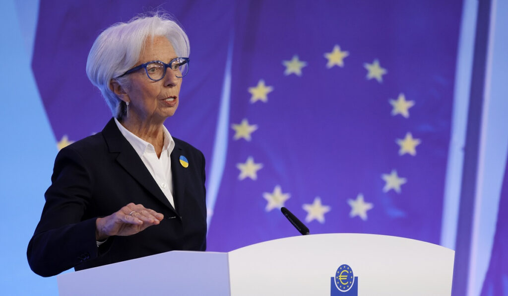 Λαγκάρντ: Πότε και πώς θα γίνουν οι σταδιακές αυξήσεις στα επιτόκια