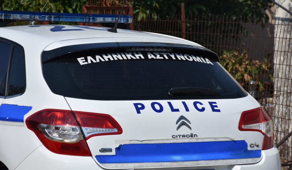 Χειροπέδες σε Κερκυραίο που καλλιεργούσε κάνναβη σε ελαιώνα