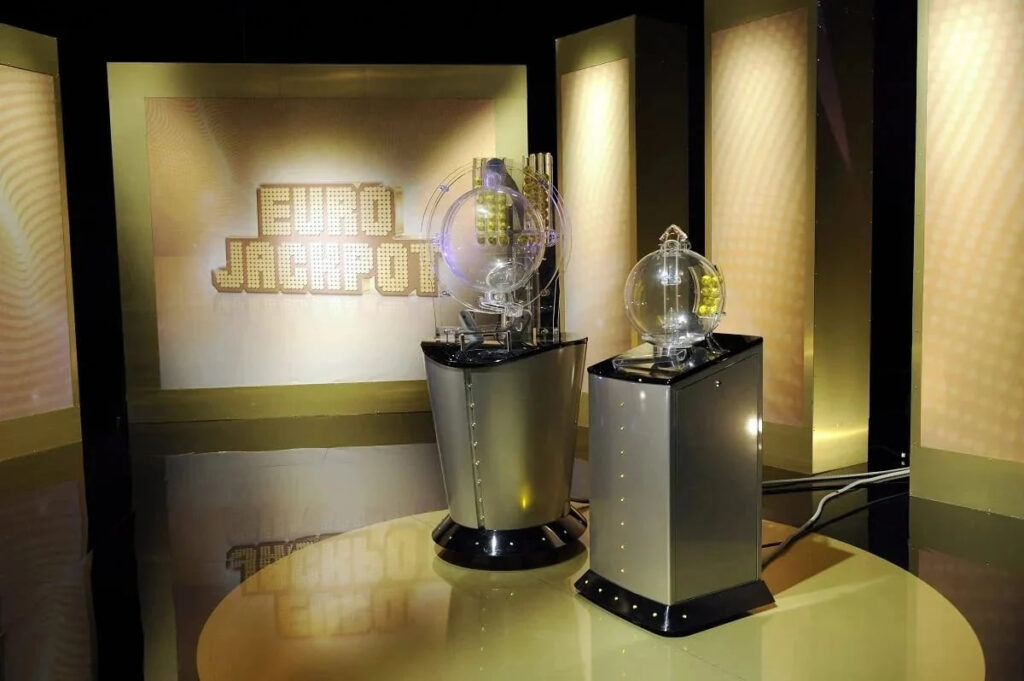 Eurojackpot 9/4/2024: Δύο τυχεροί κέρδισαν από 869.448,30 ευρώ – Πού παίχτηκαν τα δελτία