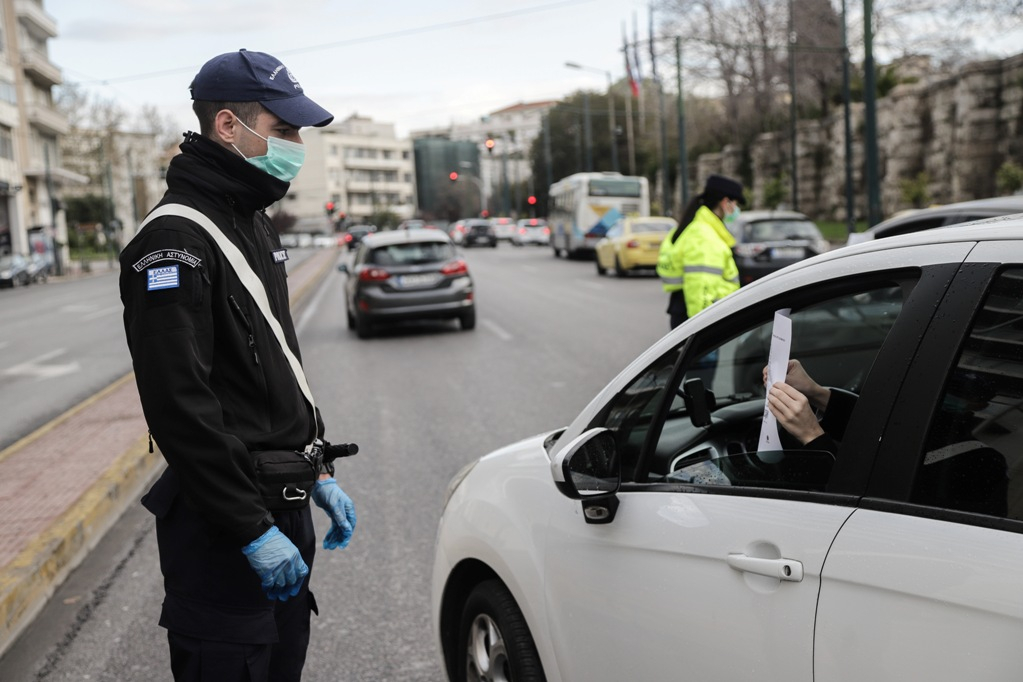 Κορονοϊός: «Τελειώνει τέλη Μαΐου» – «Δεν θα βγούμε όλοι μαζί» λένε οι ειδικοί