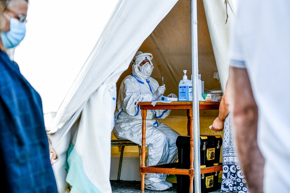 Νέα κρούσματα σήμερα 30/7: Η ανακοίνωση του ΕΟΔΥ – Νέα ραγδαία άνοδος