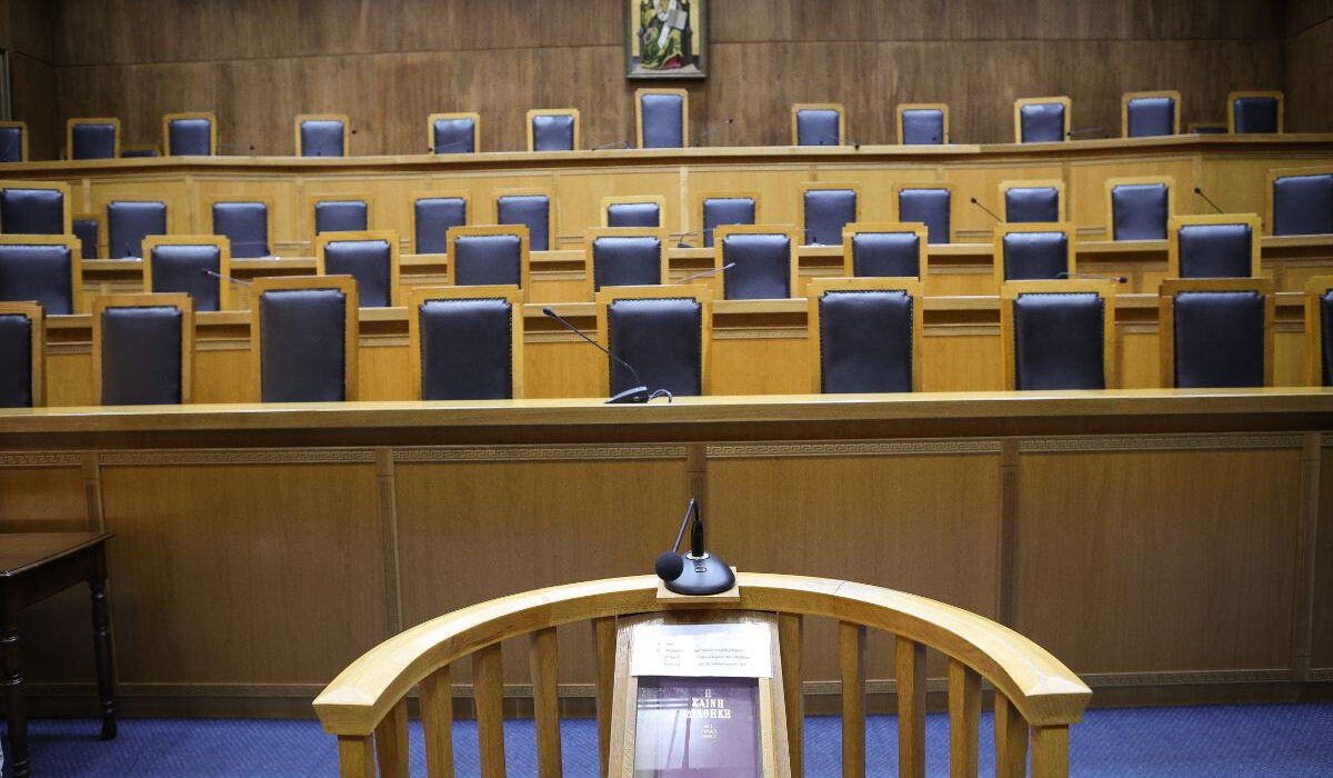 Έκθεση Βουρλιώτη: Σοβαρές ενδείξεις για ξέπλυμα χρήματος μέσω ΜΚΟ – Οι 8 «διαδρομές» που ακολουθούν