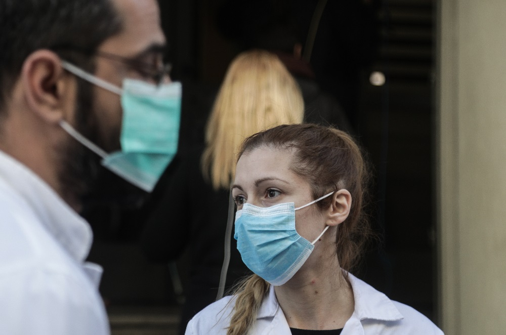 Κορονοϊός: Φως στο τούνελ – Ξεκινά σταδιακά η καθοδική πορεία της νόσου στην Ελλάδα